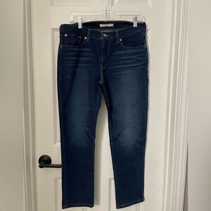 NWOT Levi’s boyfriend jeans 30